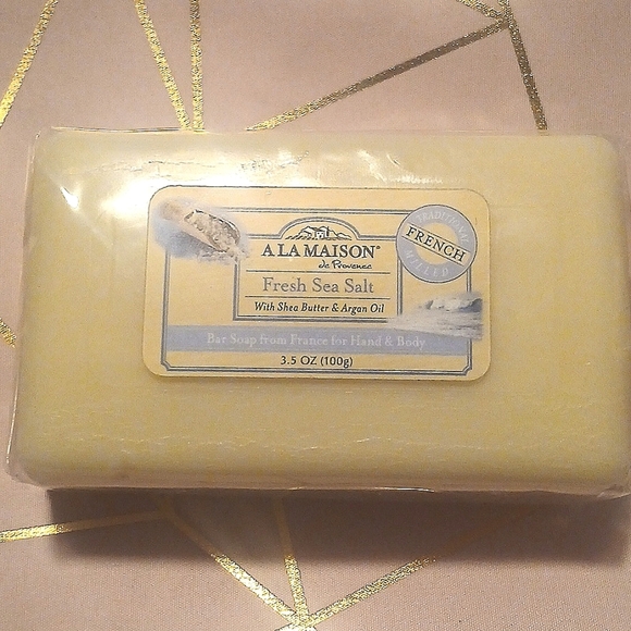 FRENCH Lavender Aloe Liquid Soap and Fresh Sea Salt Bar French Milled Set - Picture 3 of 5